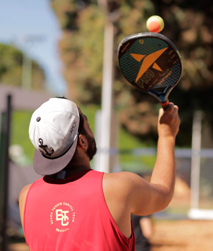 Seu guia para jogar beach tennis: regras, dicas e muito mais