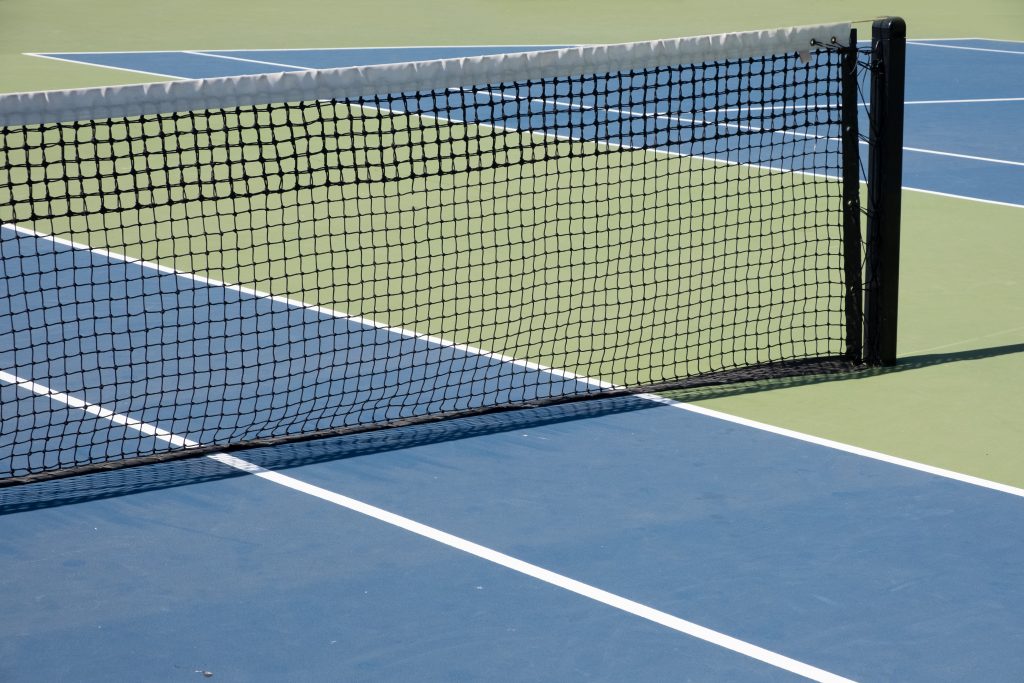 Tennis Training - Você conhece os tipos de quadras de tênis❓ Se liga nesse  post que explica pra você as características de cada uma delas 💡 #tenis  #tennisplayer #teniscuritiba #saibro #quadra #tennistraining